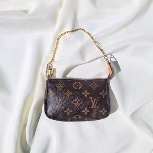 SOLD 💫LOUIS VUITTON MINI POCHETTE ACCESSOIRES💫